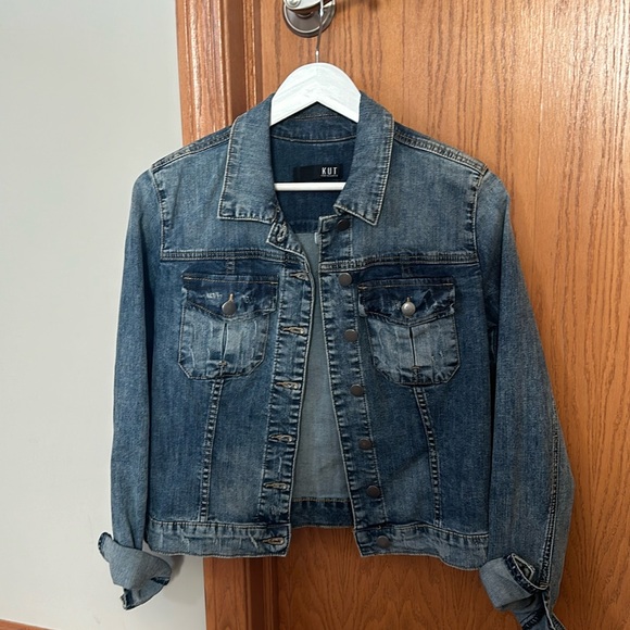 Jean jacket - Picture 1 of 3